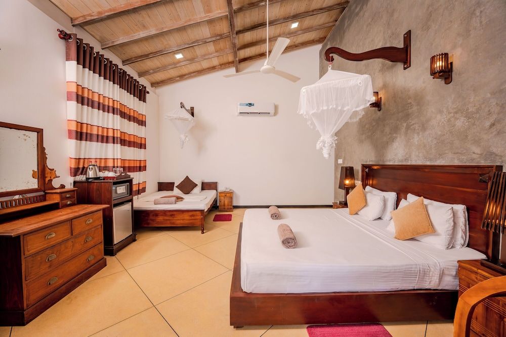 Central Beach Inn Luxury Room, Multiple Beds, Ocean View 7