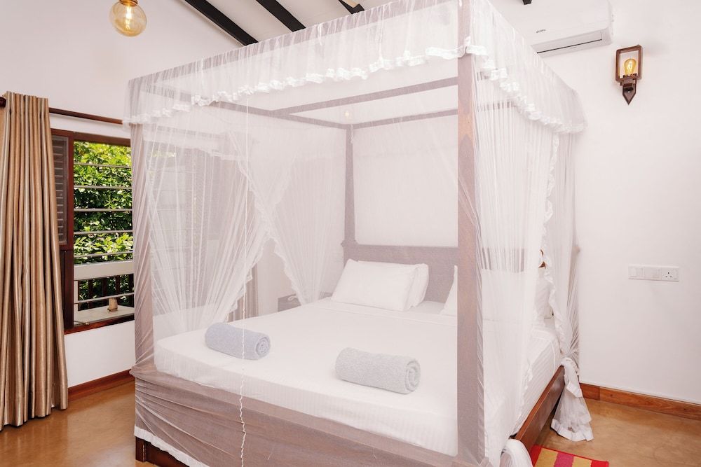 Central Beach Inn Deluxe Room, Balcony 4