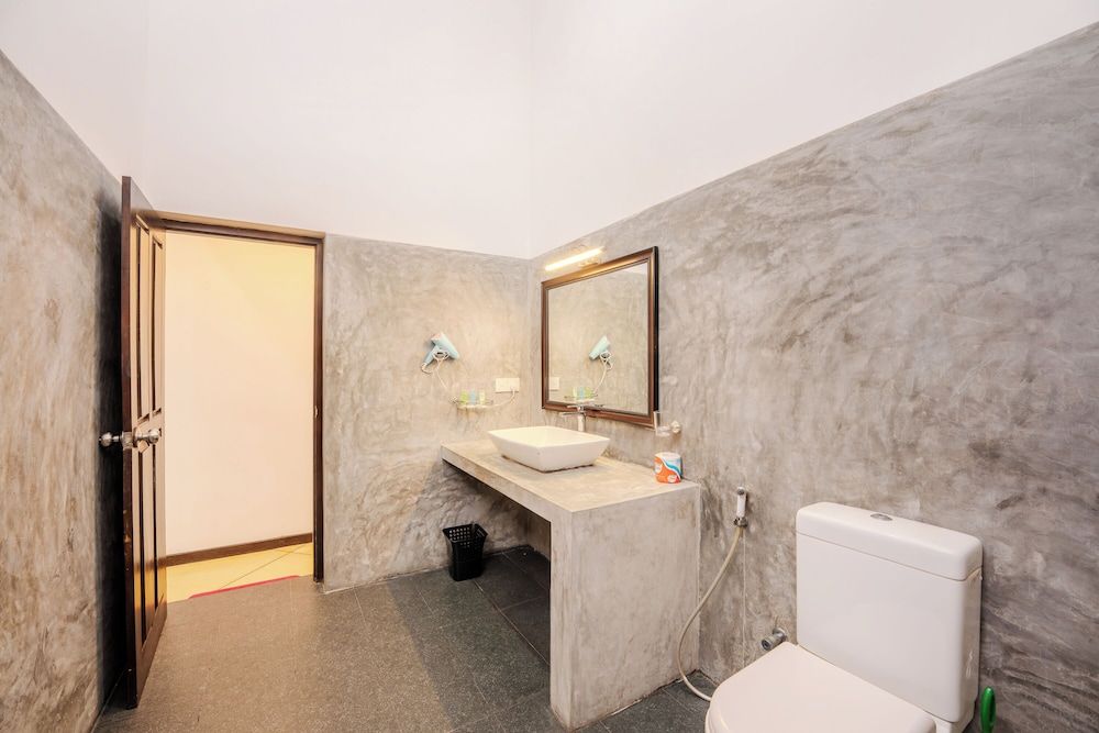 Central Beach Inn Luxury Room, Multiple Beds, Ocean View 13