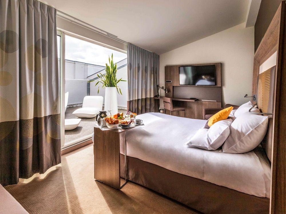 Executive Suite, 1 Queen Bed with Sofa bed, Terrace