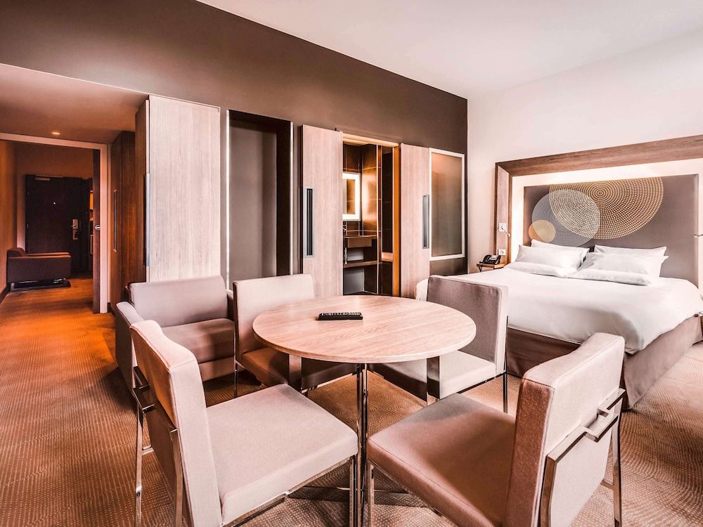 Superior Suite, 1 Queen Bed with Sofa bed
