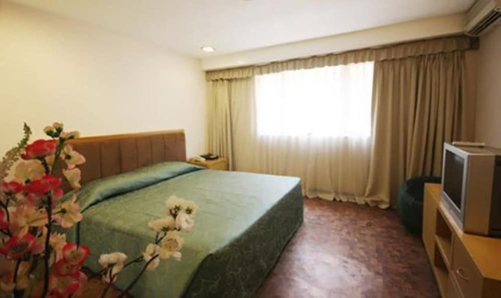 Bayfront Hotel Subic Deluxe Room 2