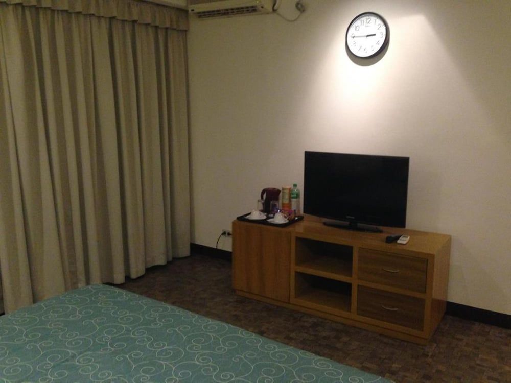 Bayfront Hotel Subic Deluxe Room 18