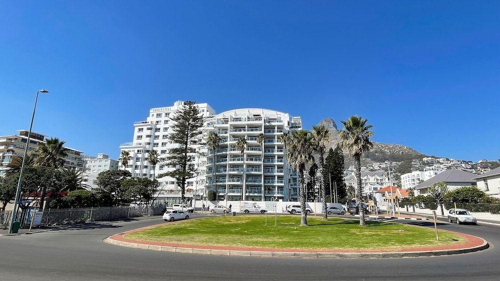 undefined Peninsula All-Suite Hotel by Dream Resorts 10