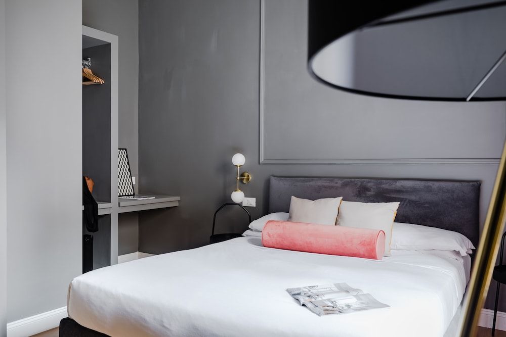 Suites by Chloe Deluxe Room, Balcony, Garden View 5