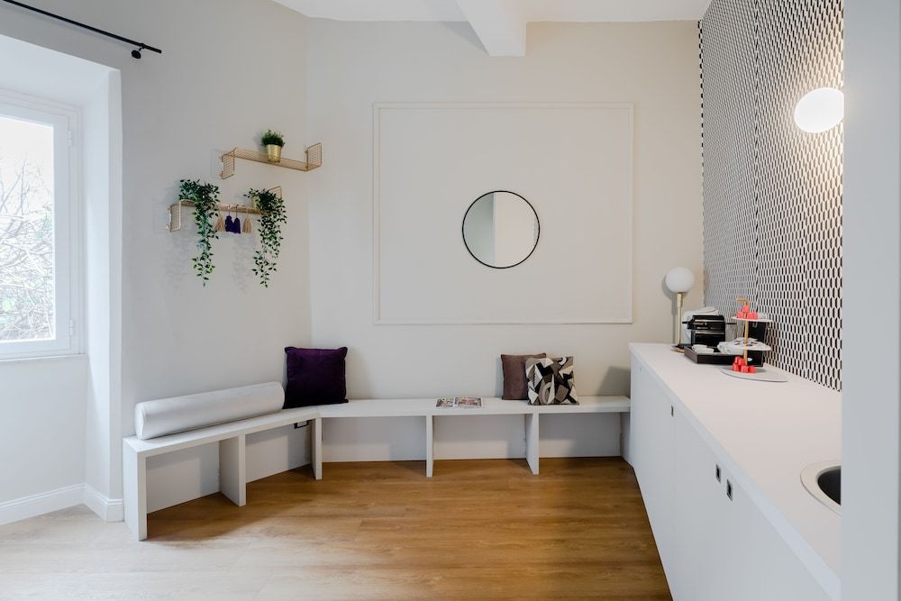 undefined Suites by Chloe 4