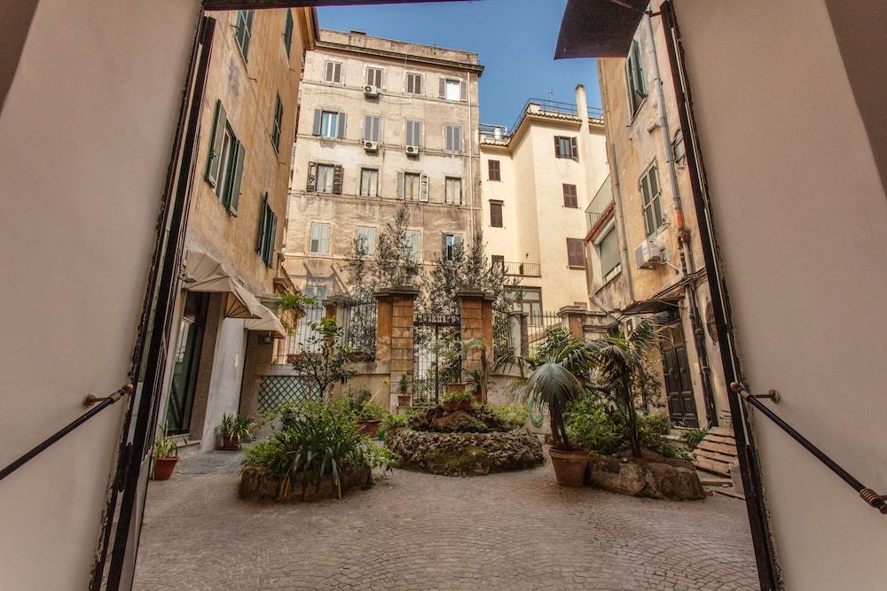 undefined Suites by Chloe 3