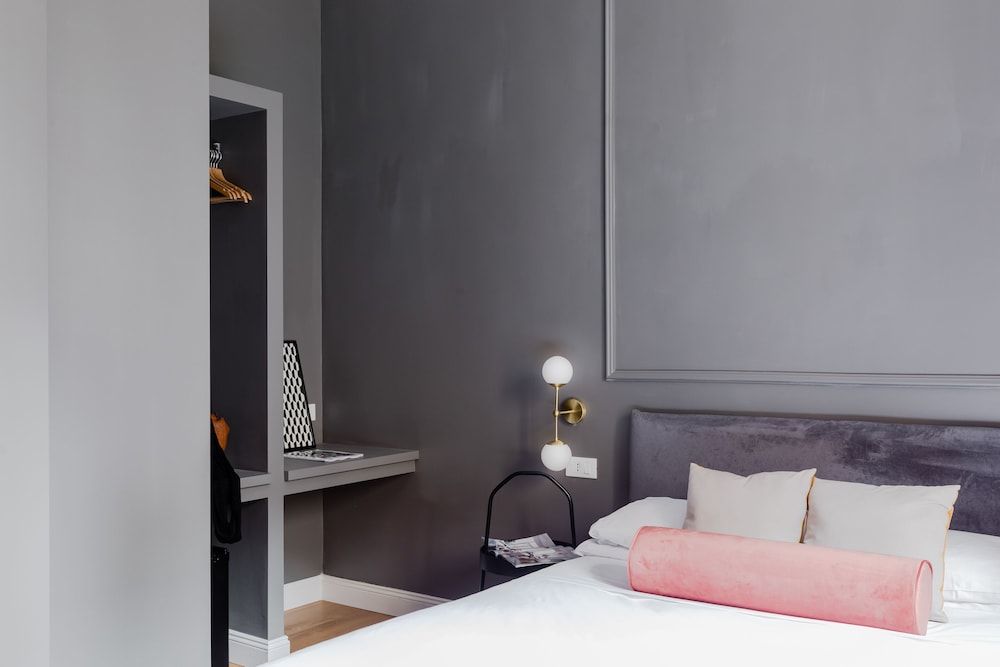 Suites by Chloe Deluxe Room, Balcony, Garden View 6