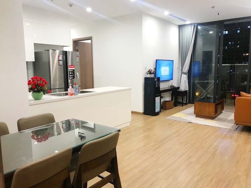 undefined Bom Homes - Vinhomes Skylake Serviced Apartment 2