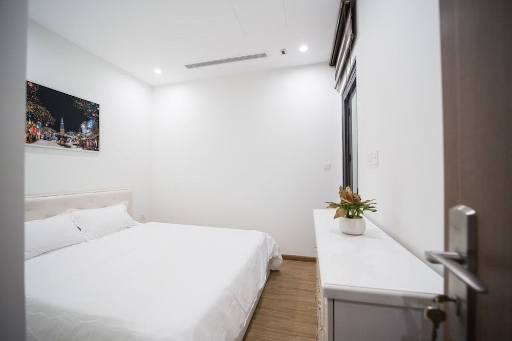 undefined Bom Homes - Vinhomes Skylake Serviced Apartment 5