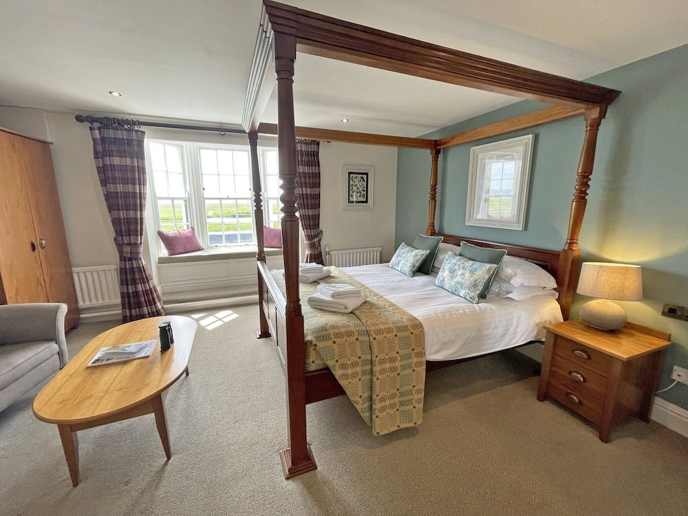 The Ship Deluxe Double Room, 1 King Bed 6