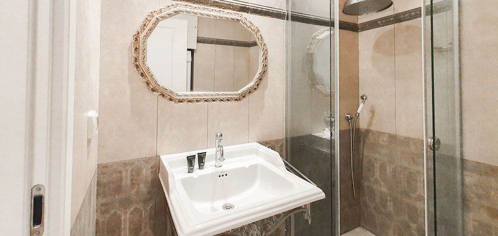 Charming 2BDR apt W Private Garden TL41 Family Apartment 15