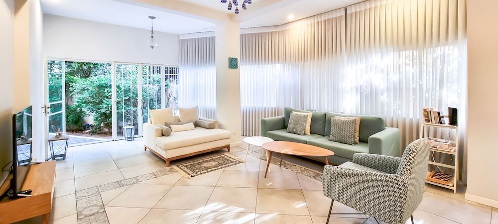 undefined Charming 2BDR apt W Private Garden TL41