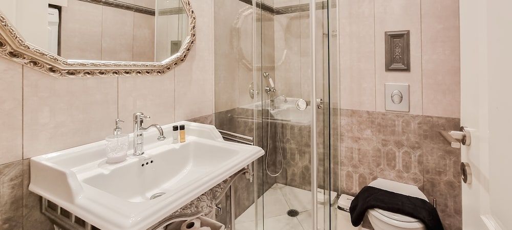 Charming 2BDR apt W Private Garden TL41 Family Apartment 14