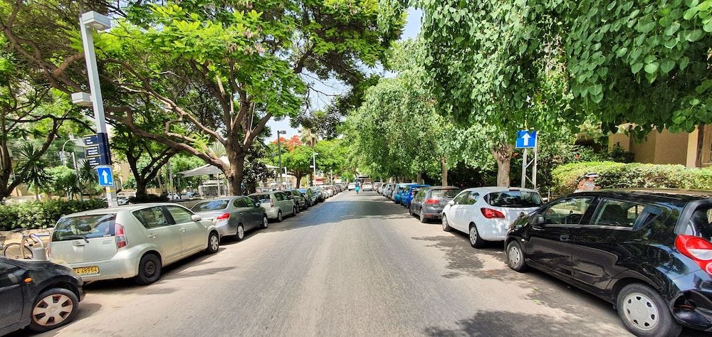 Charming 2BDR apt W Private Garden TL41 Family Apartment 16