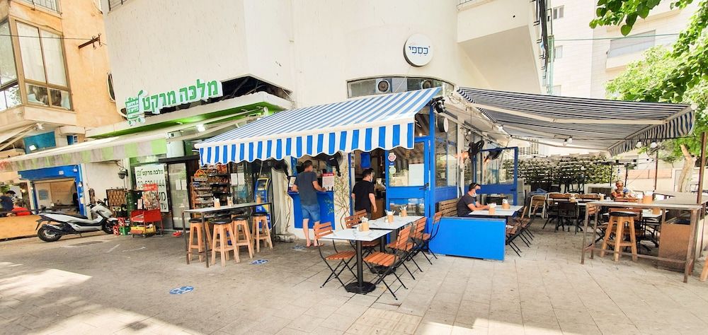 undefined Charming 2BDR apt W Private Garden TL41 6