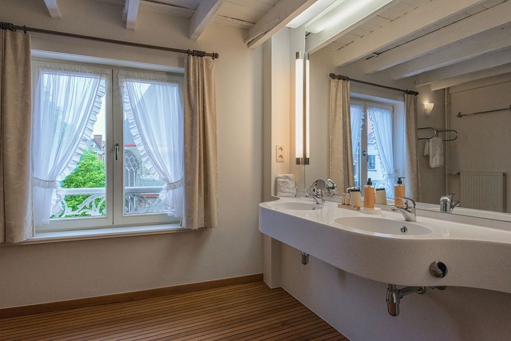 B&B Bariseele Adults only Romantic Suite, 1 King Bed, City View 8