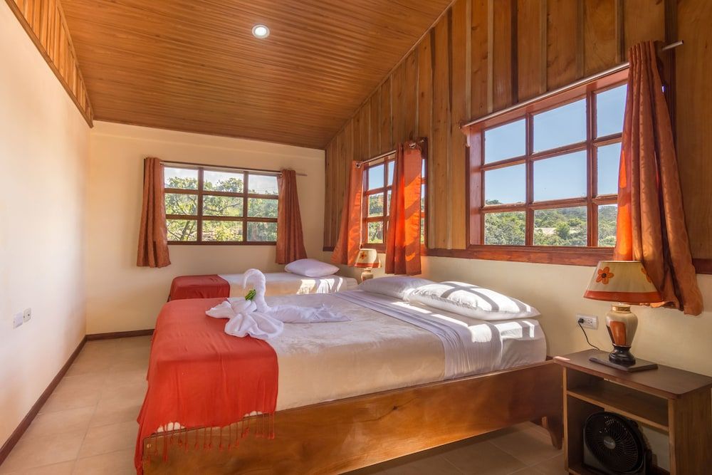 Standard Room, Multiple Beds, Non Smoking