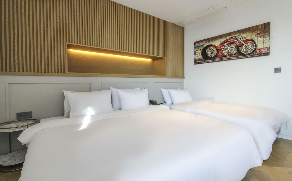 undefined The Brain Hotel 8