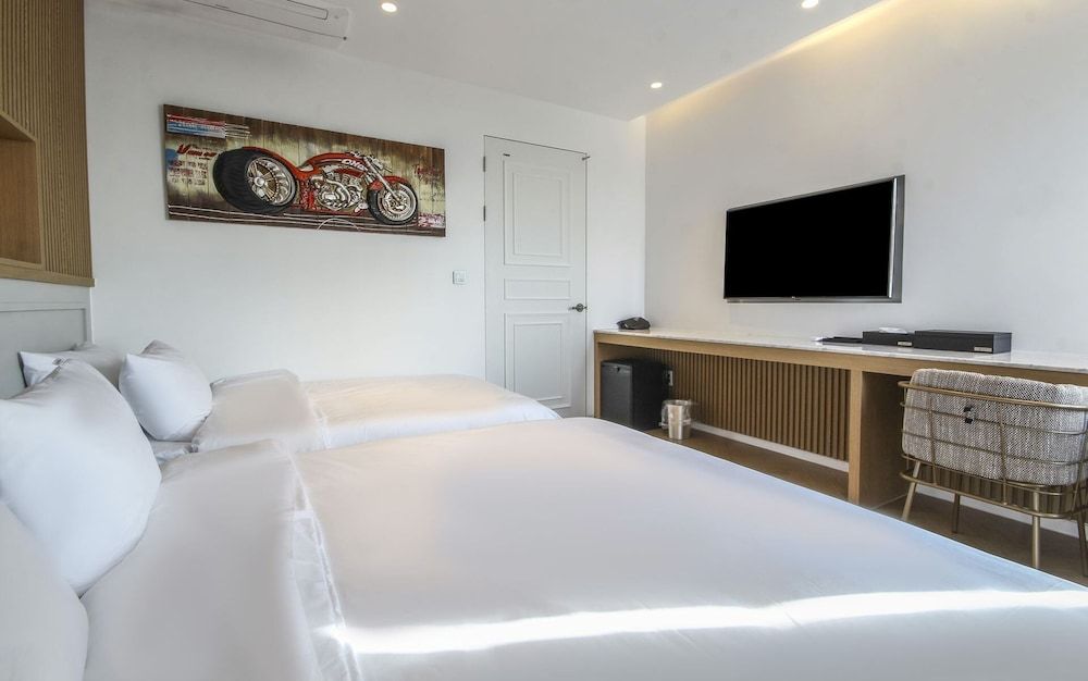 undefined The Brain Hotel 9