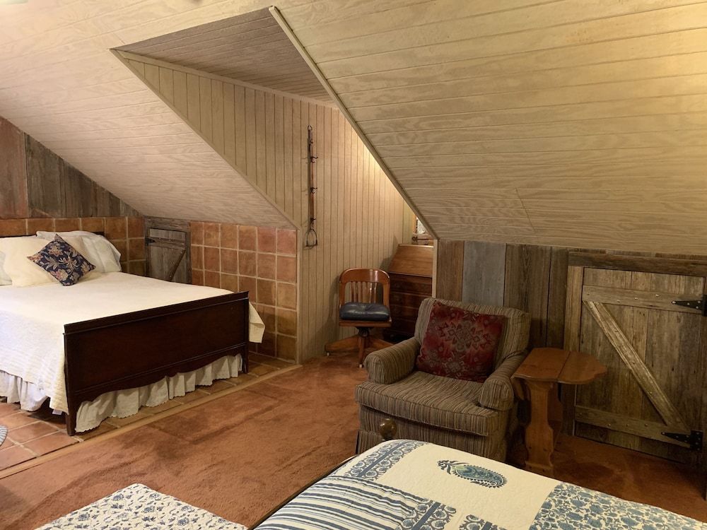 Honeymoon Room, Multiple Beds, Non Smoking (Hillside Hideaway)