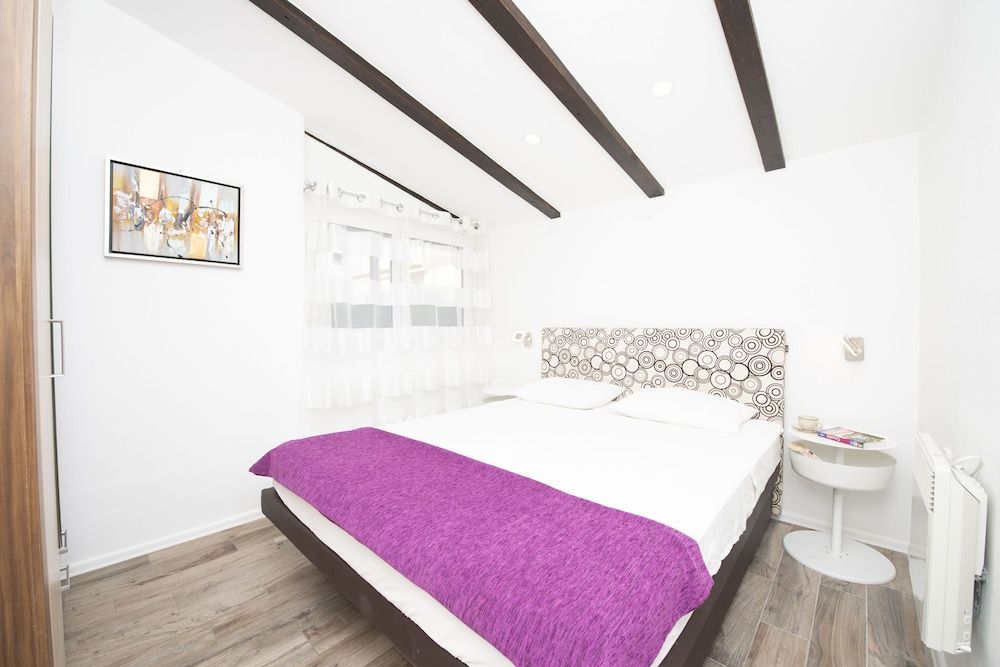 Villa Tolja Lapad beach apartments Superior Apartment, 1 Queen Bed with Sofa bed, Non Smoking 5