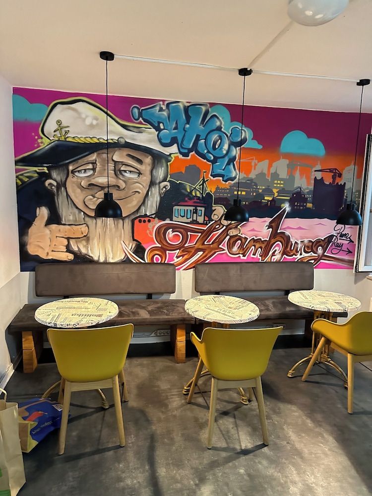 undefined Pauli Hostel