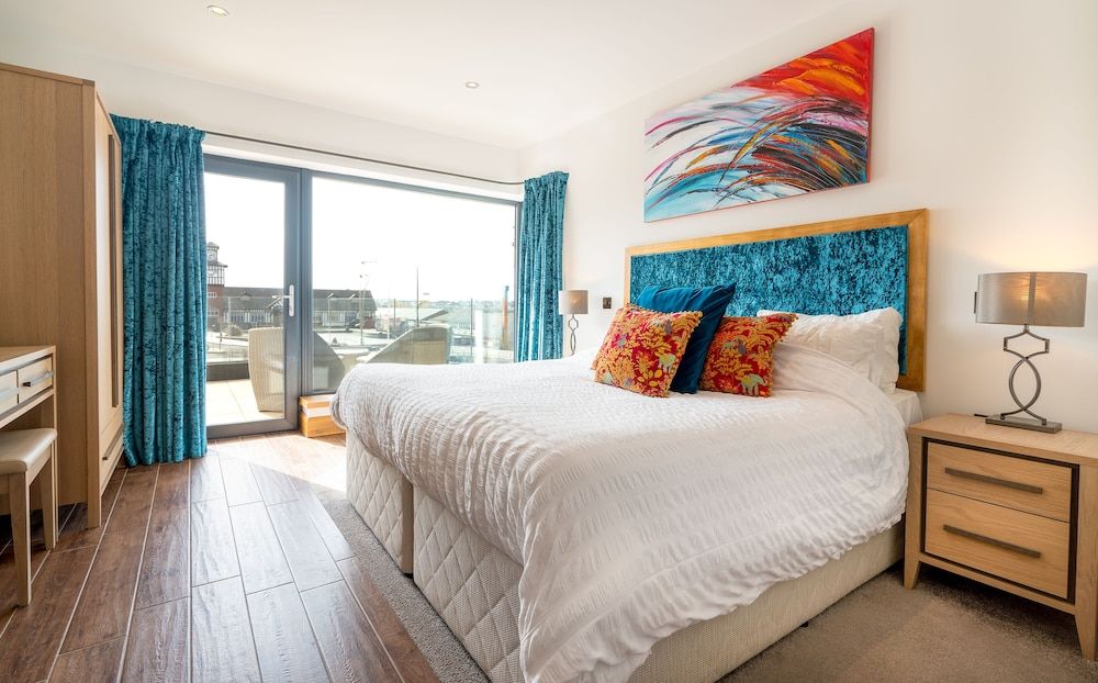 Junior Suite, Balcony (with private hot tub)