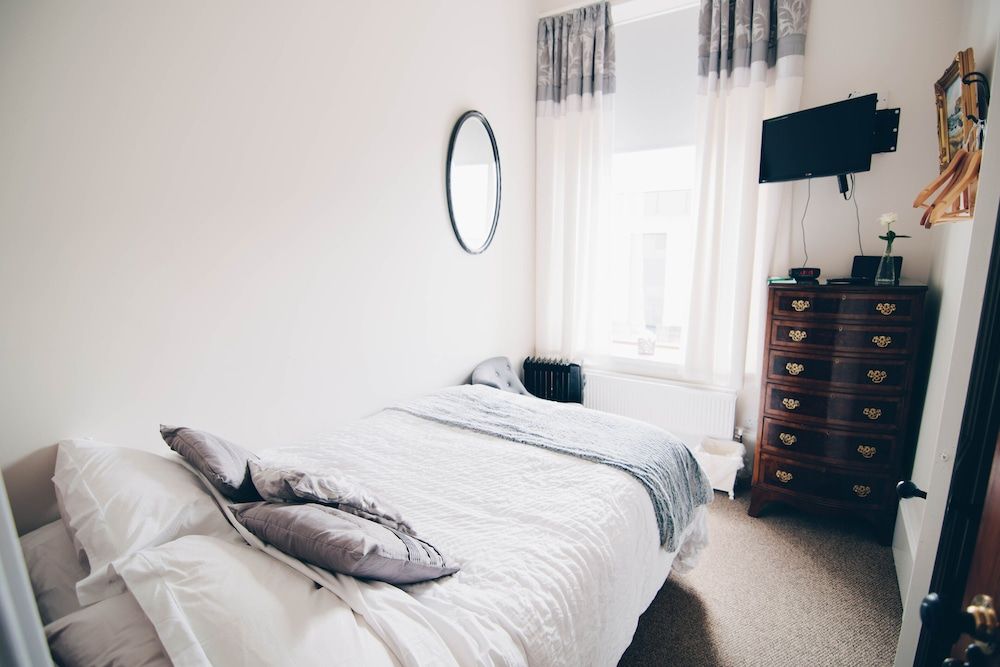 Classic Single Room