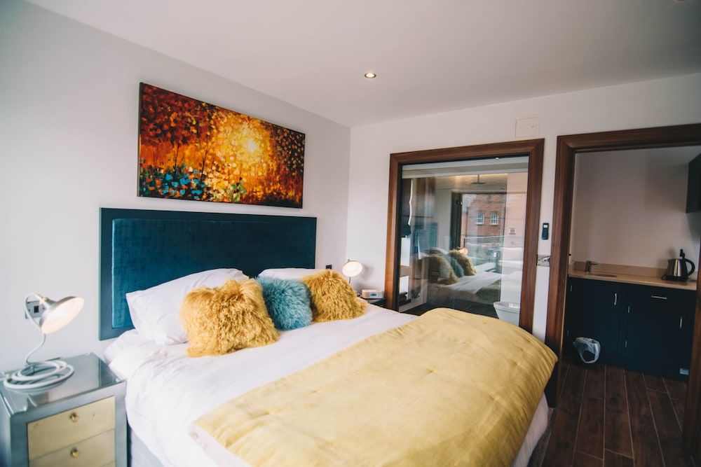 Junior Suite, Balcony (with private hot tub)