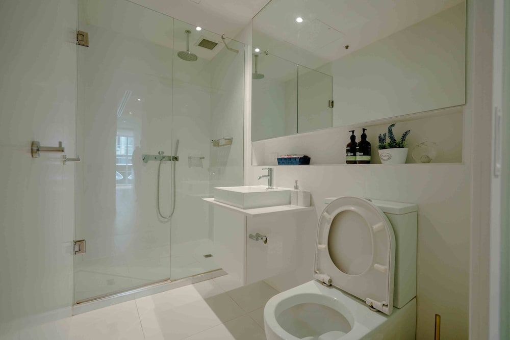 Absolute Collins Family Apartment, Multiple Beds, Kitchen, City View (#915) 6