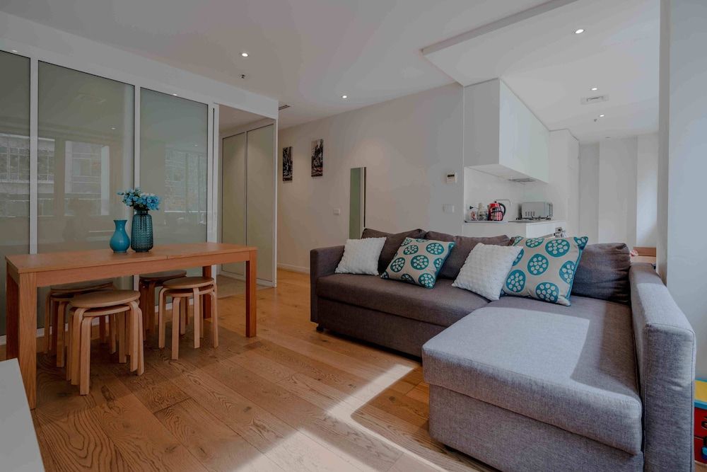 Absolute Collins Family Apartment, Multiple Beds, Kitchen, City View (#915) 8