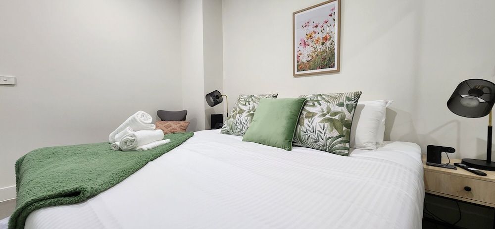 undefined Absolute Collins 4