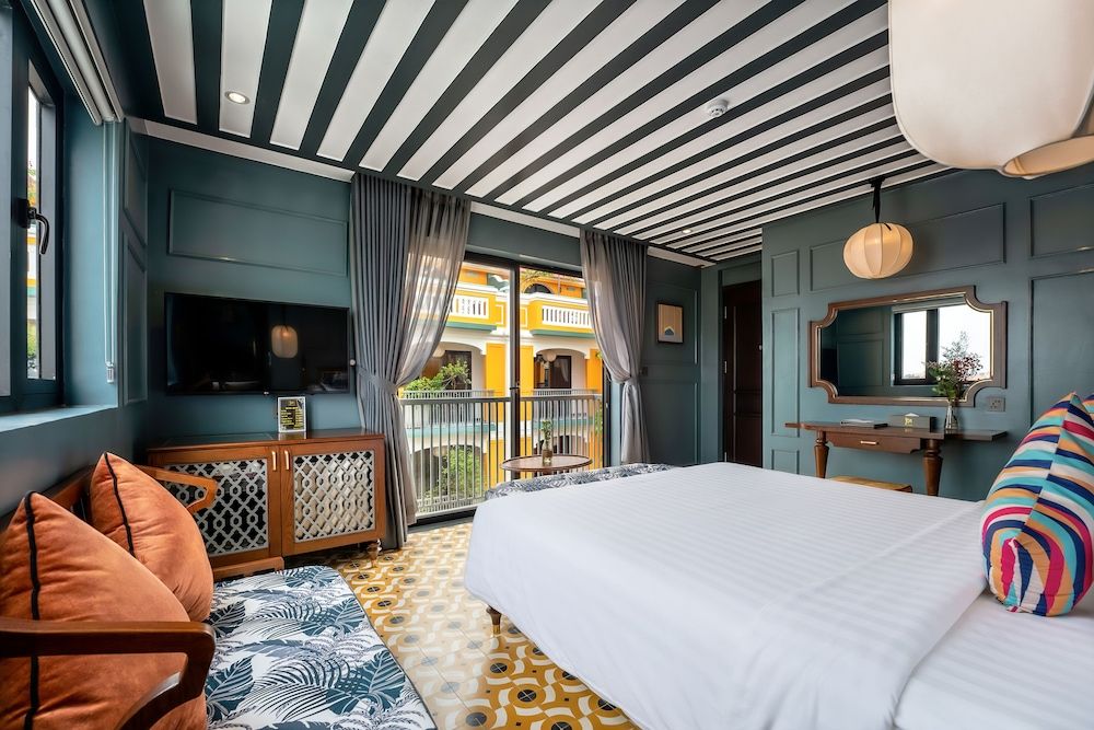 Deluxe Double Room with Pool View