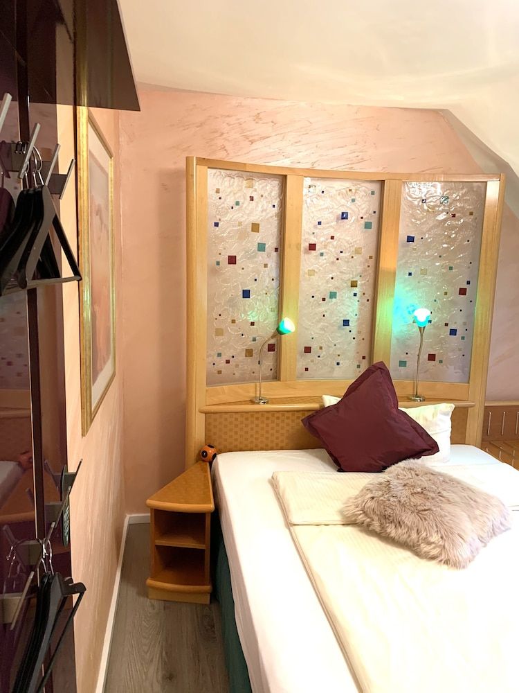 Boutique Hotel Goldene Henne Comfort Double Room, Non Smoking, City View 2