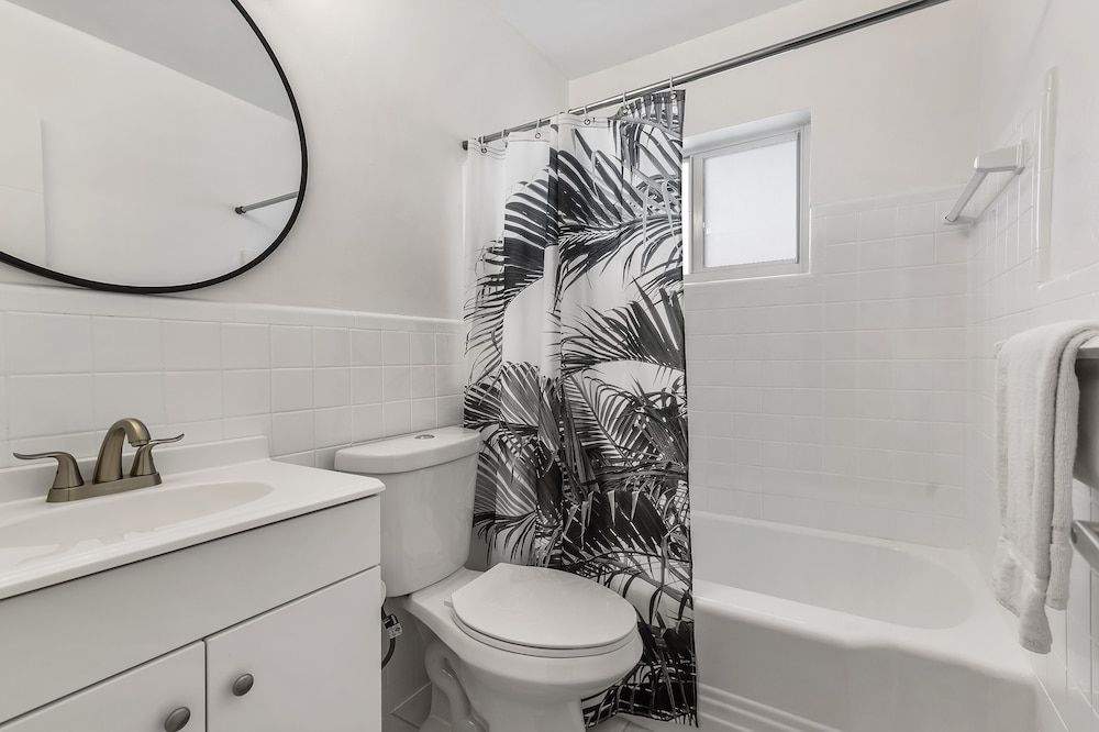 Alani Bay Premium Condos Premium Condo, 2 Bedrooms, 2 Bathrooms (1716) 9