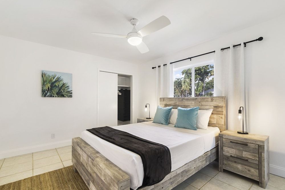 undefined Alani Bay Premium Condos 6