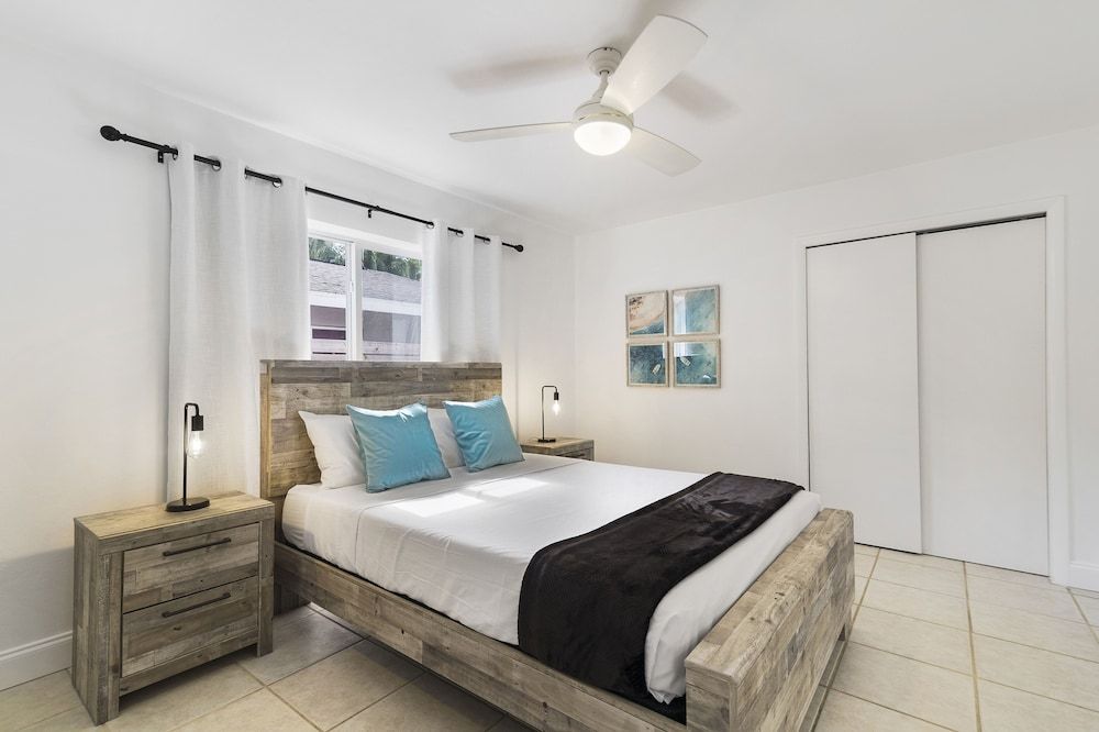 undefined Alani Bay Premium Condos 5