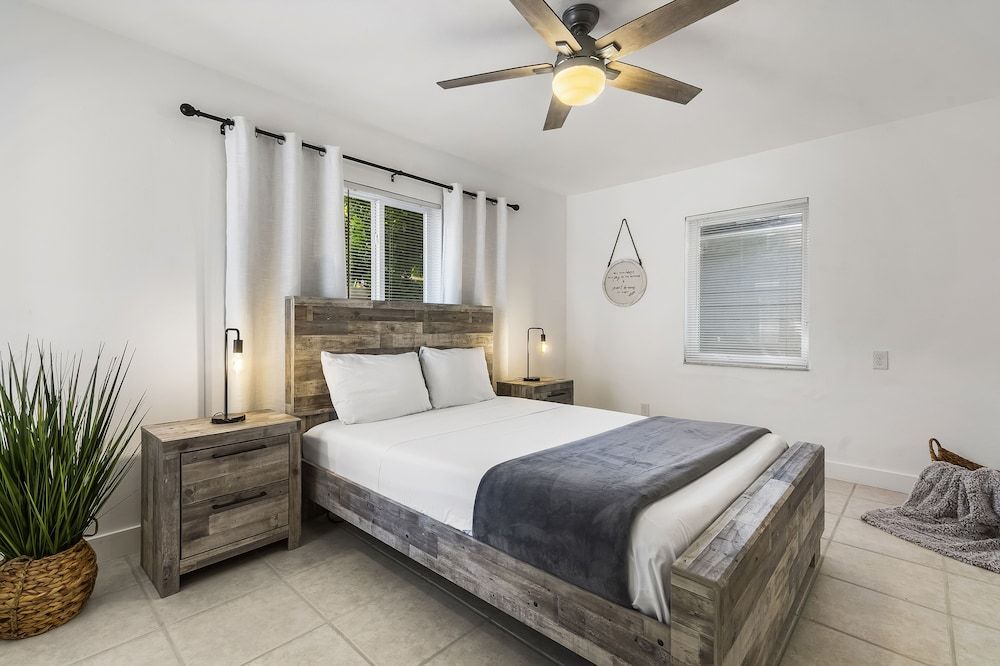 Alani Bay Premium Condos Premium Condo, 2 Bedrooms, 2 Bathrooms (1716)