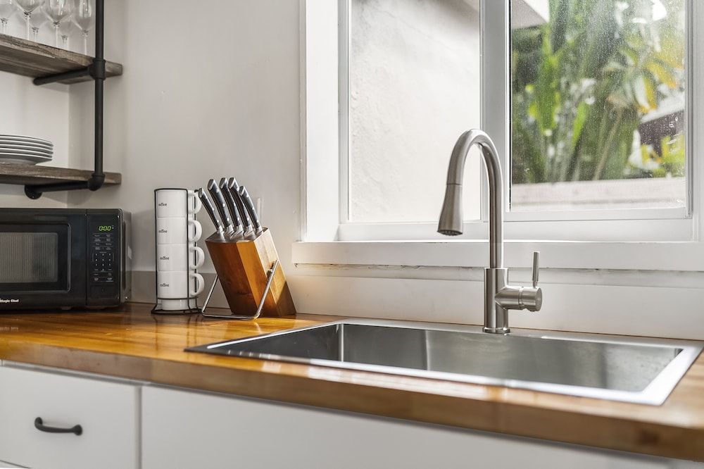 Alani Bay Premium Condos Premium Condo, 2 Bedrooms, 2 Bathrooms (1716) 6