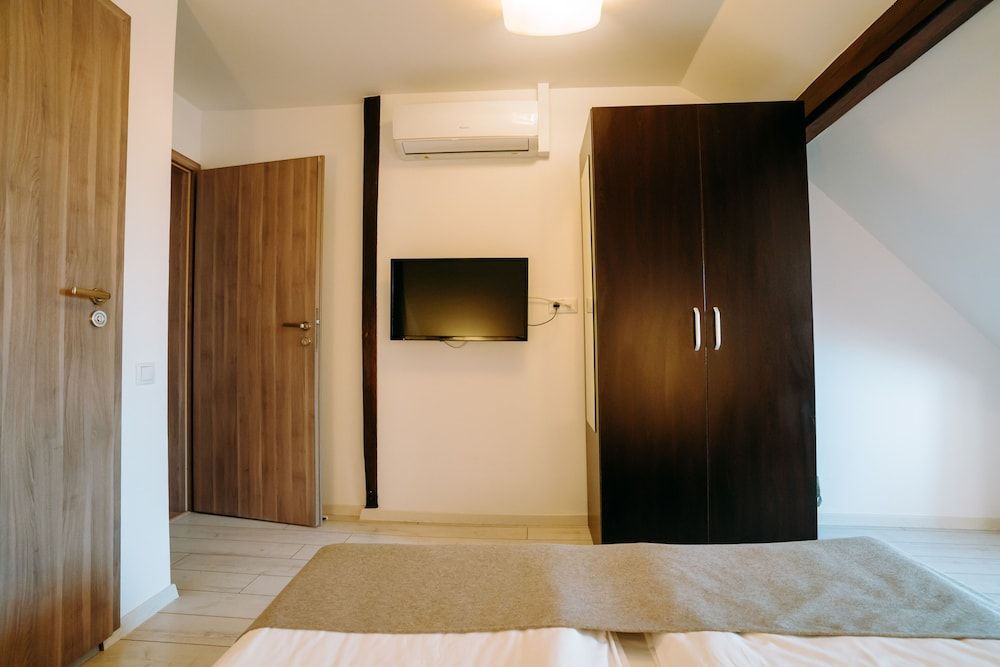 Vila Anca Standard Room, Courtyard View 13