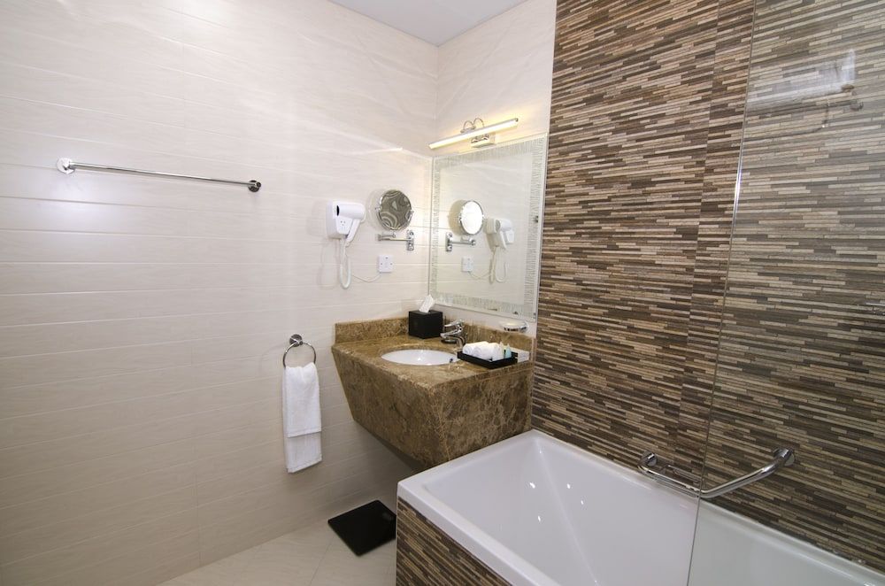 Al Murooj Grand Hotel Executive Double Room, 1 King Bed, Non Smoking 5