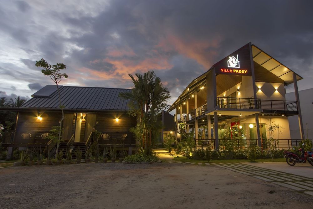 Front of property - evening/night