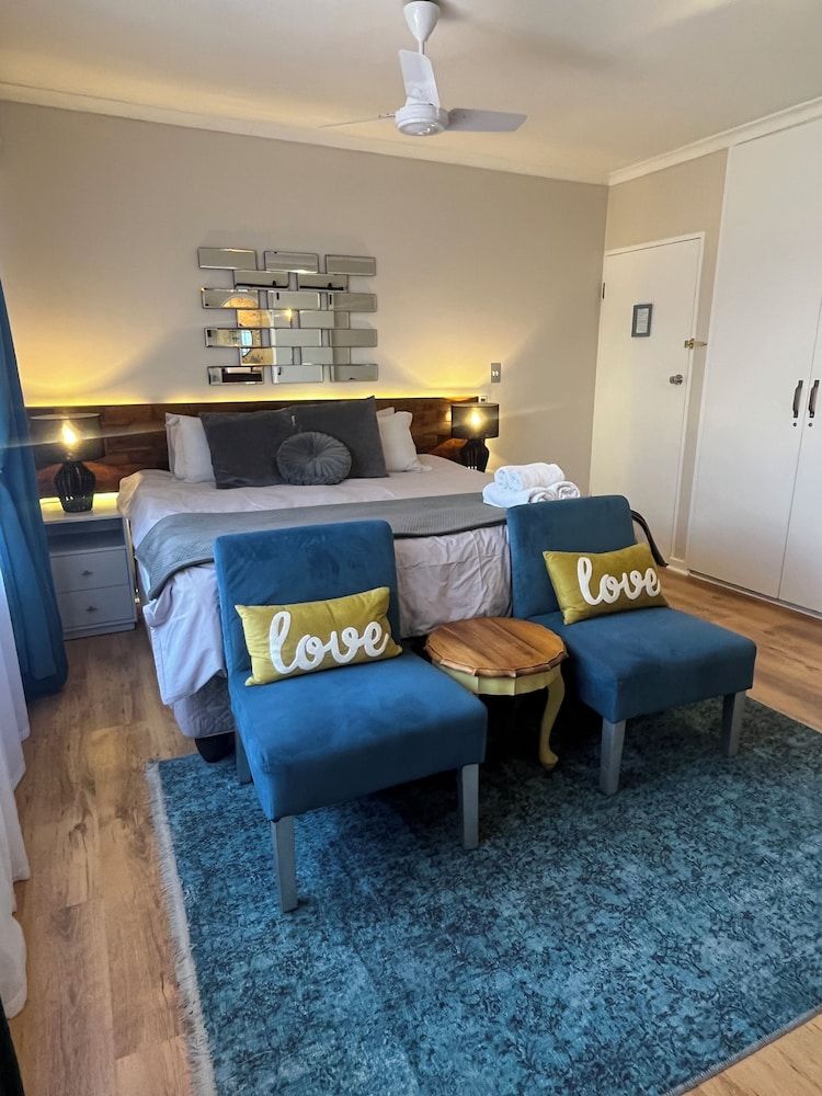 undefined Dolphin Circle B&B 2