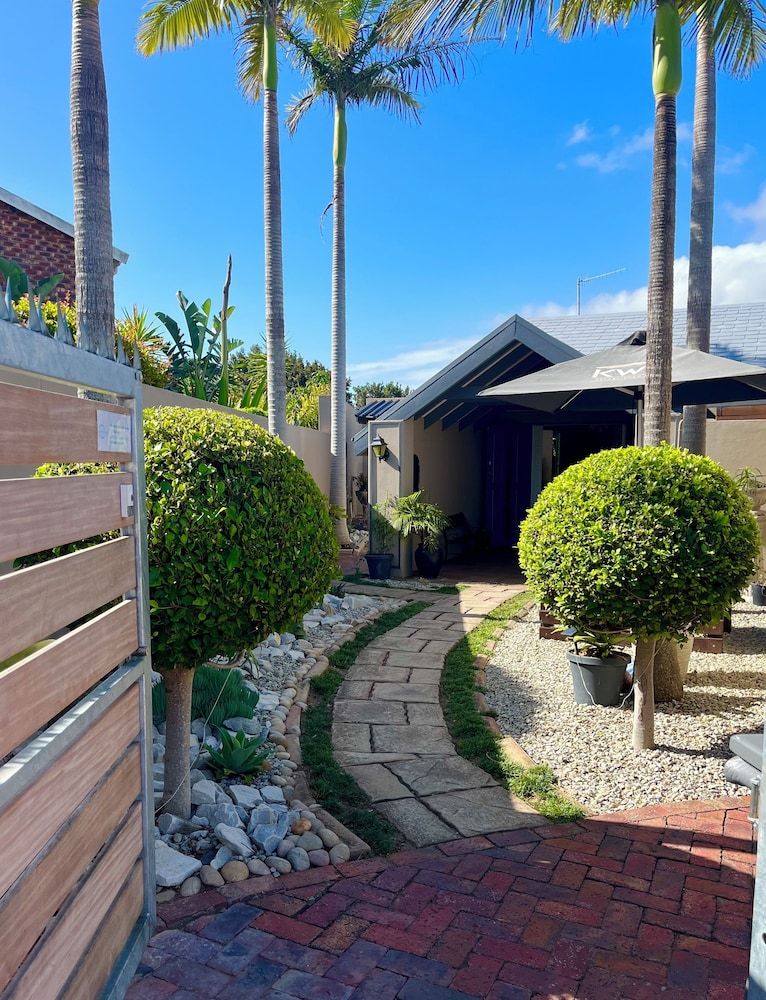 undefined Dolphin Circle B&B 6