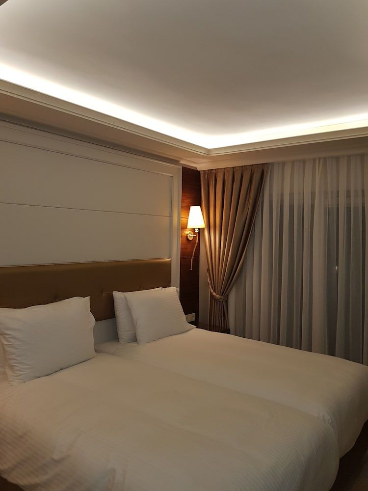 Grand Marcello Hotel & Spa Deluxe Double or Twin Room, Multiple Beds, Non Smoking 3