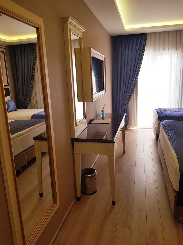 Grand Marcello Hotel & Spa Deluxe Double or Twin Room, Multiple Beds, Non Smoking 8