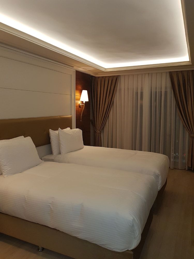 Grand Marcello Hotel & Spa Deluxe Double or Twin Room, Multiple Beds, Non Smoking 4