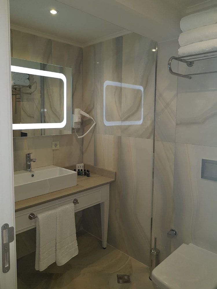 Grand Marcello Hotel & Spa Deluxe Double or Twin Room, Multiple Beds, Non Smoking 27