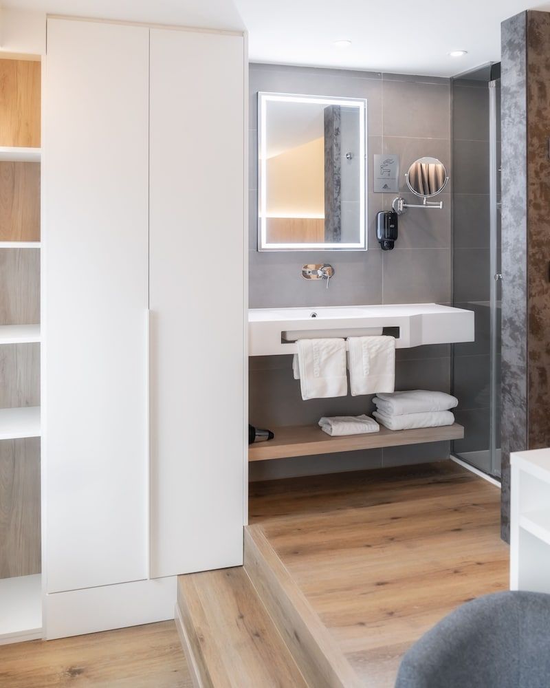 Hotel Montarto Double Room 8